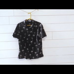Cotton On Hawaiian Shortsleeved Black Button-up